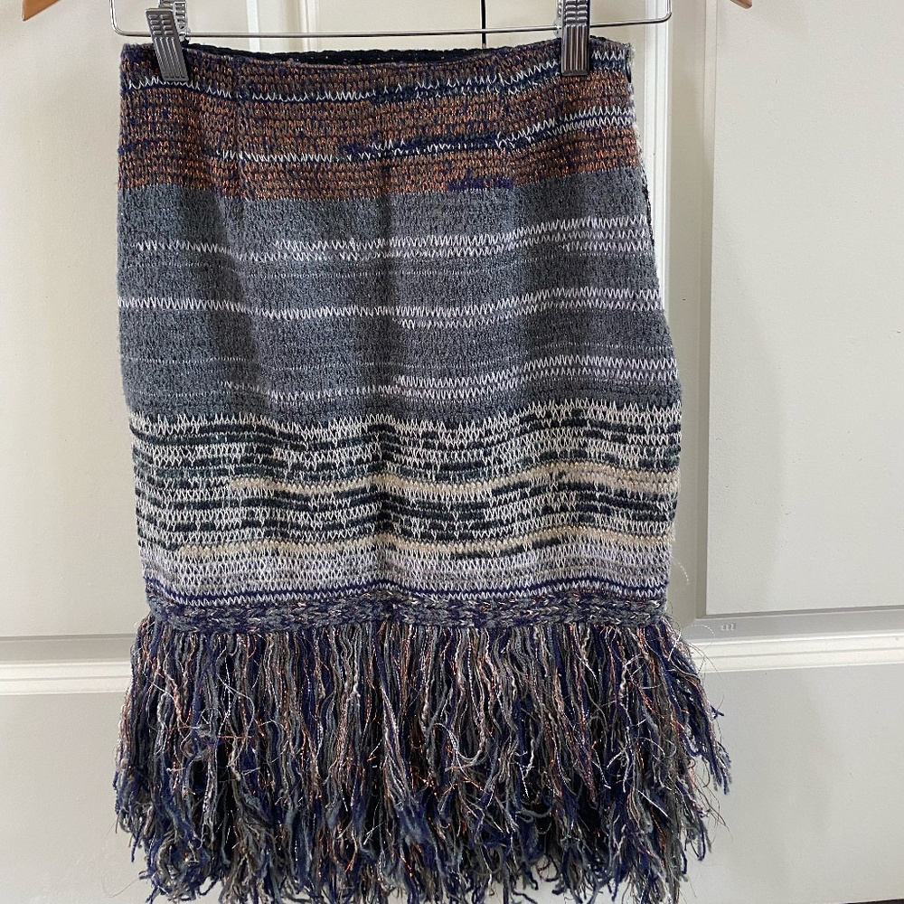 A line wool/tweed skirt with fringe bottom